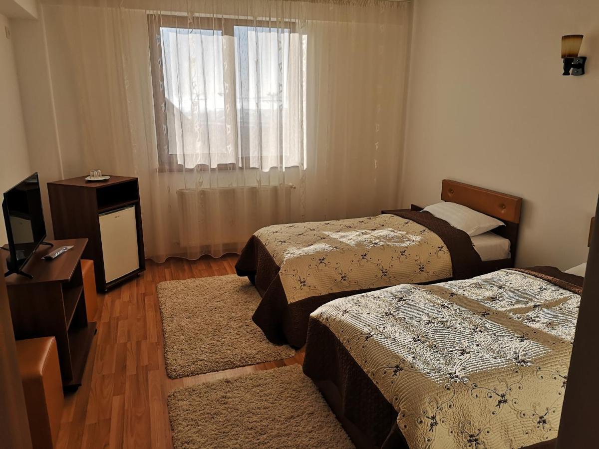 Passa Tempo Hotel Suceava Exterior photo